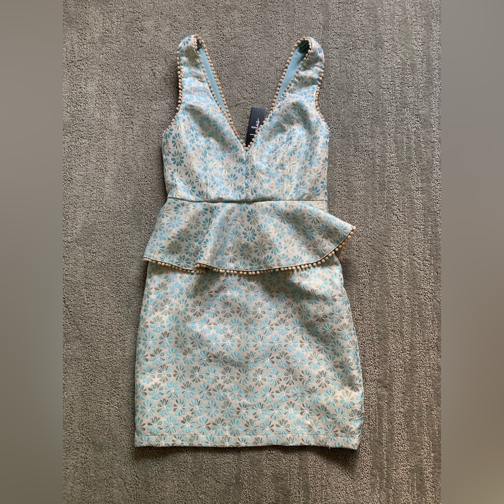 NWT Lulu’s peplum dress